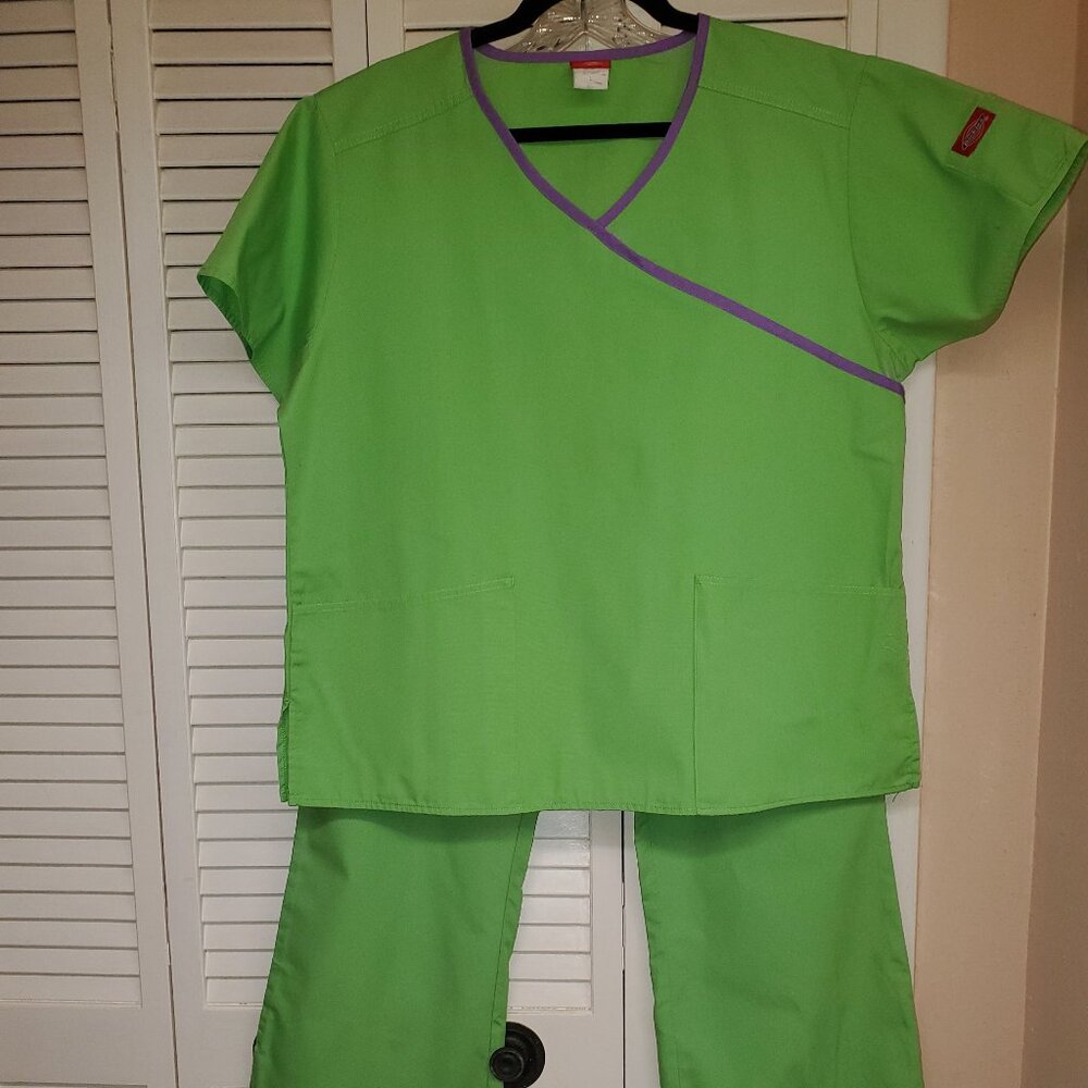 Dickies Scrubs